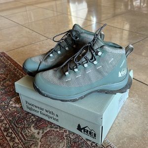 REI Flash Women’s Hiking Boots Worn once great condition